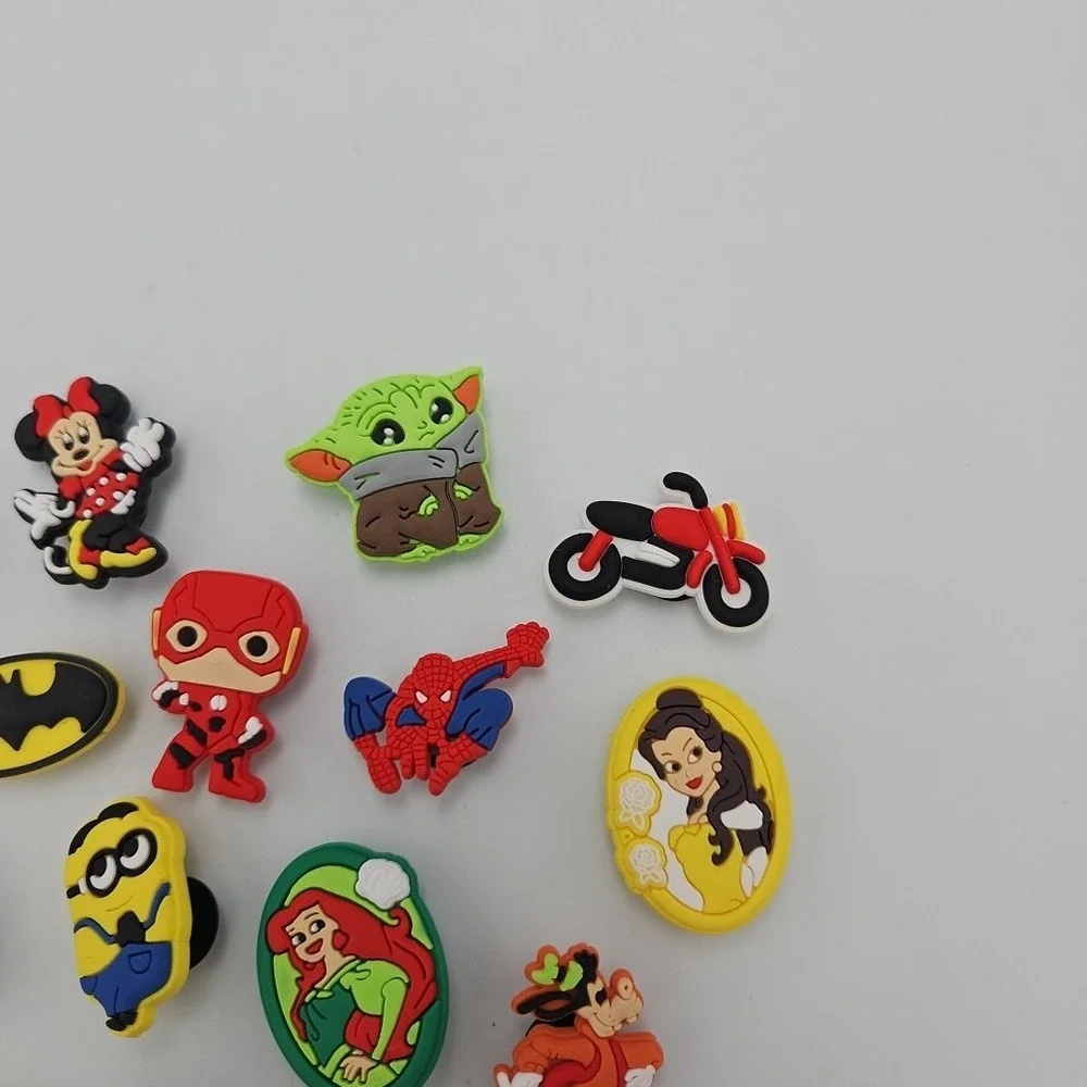 MARVEL/DISNEY/ETC Jibbitz & Croc Charms + Bracelets LOT of 14‎